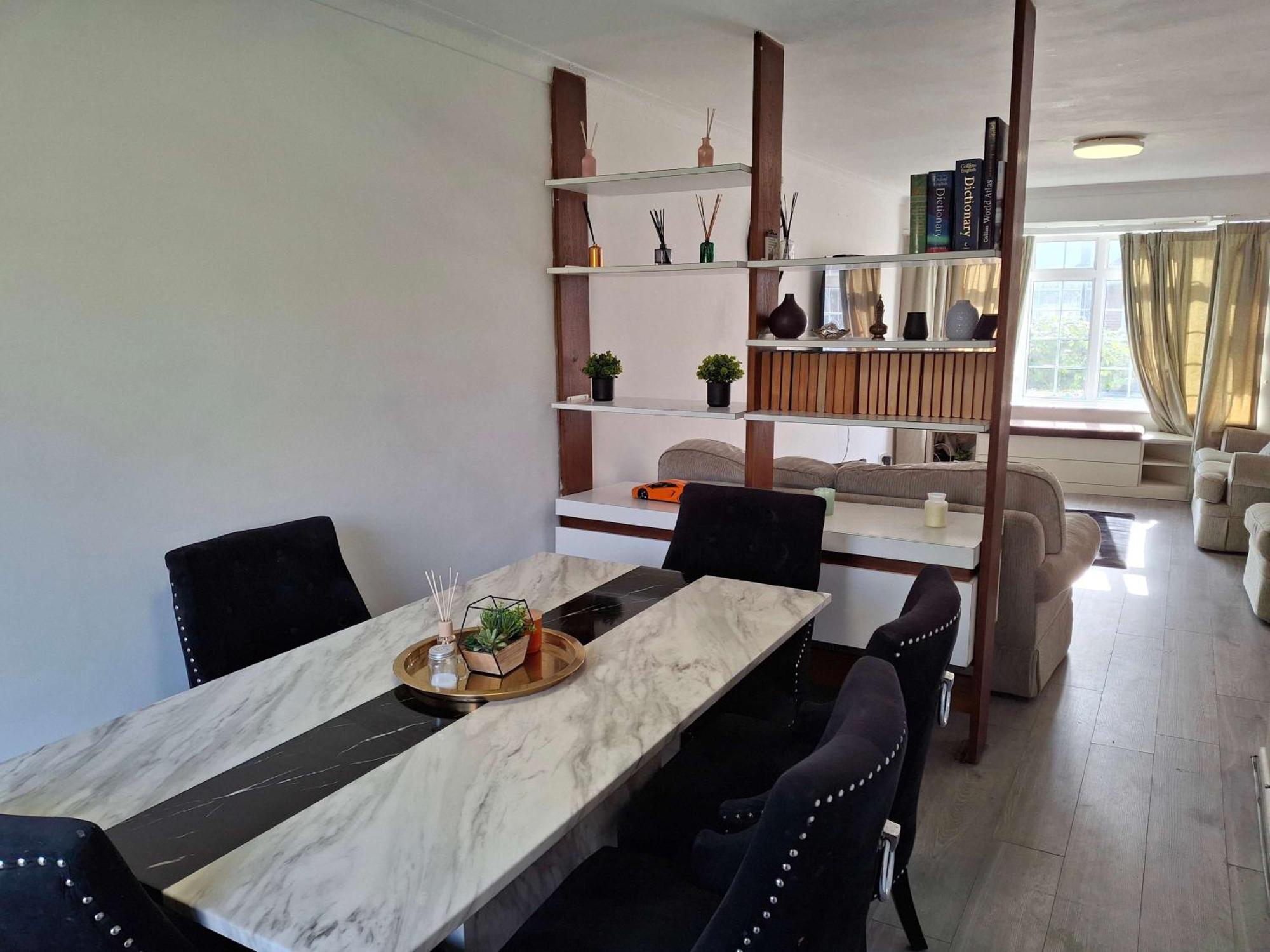 Nicely Decorated 3 Bedroom House Near Heathrow, London ستينس المظهر الخارجي الصورة