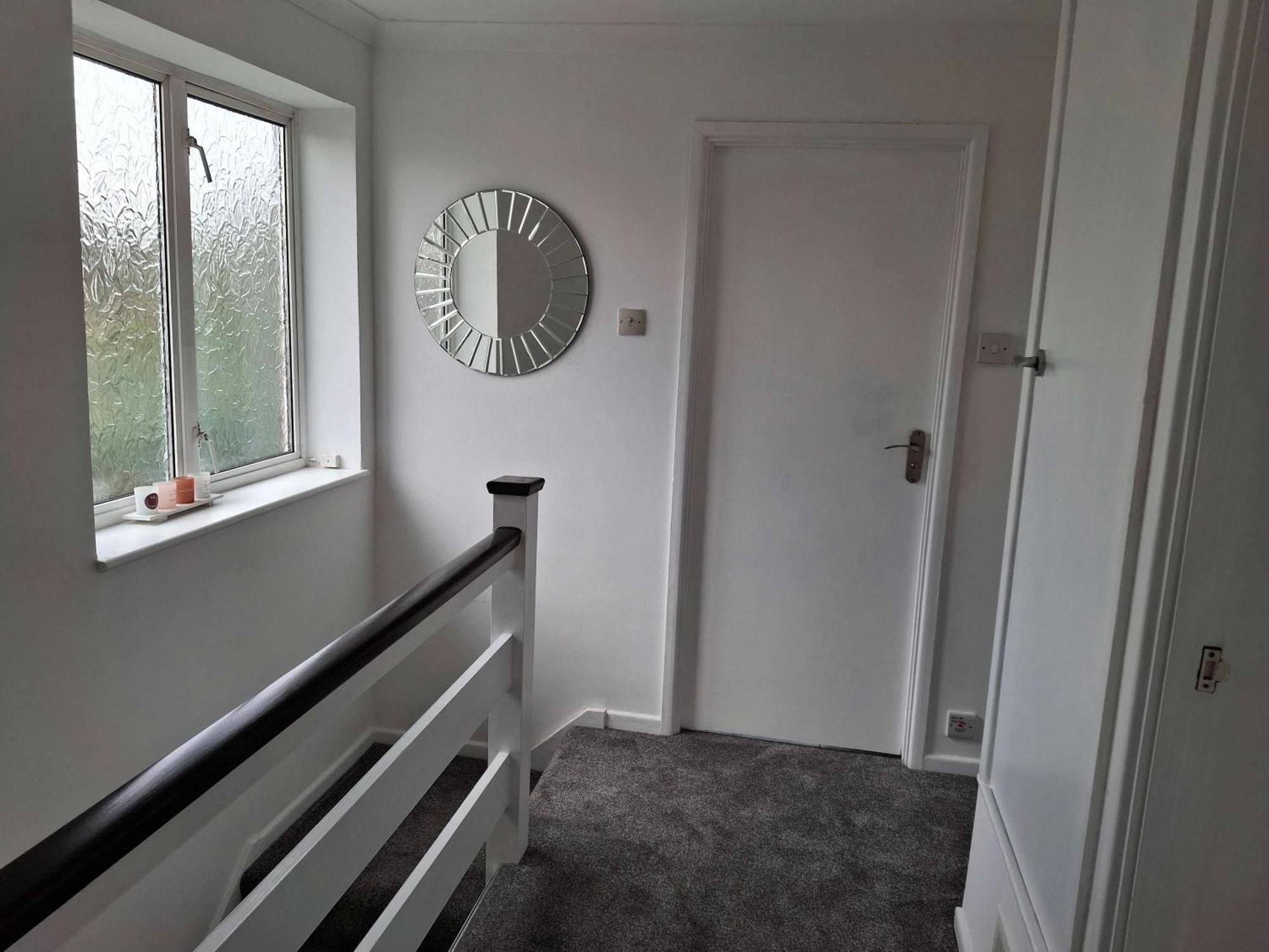 Nicely Decorated 3 Bedroom House Near Heathrow, London ستينس المظهر الخارجي الصورة
